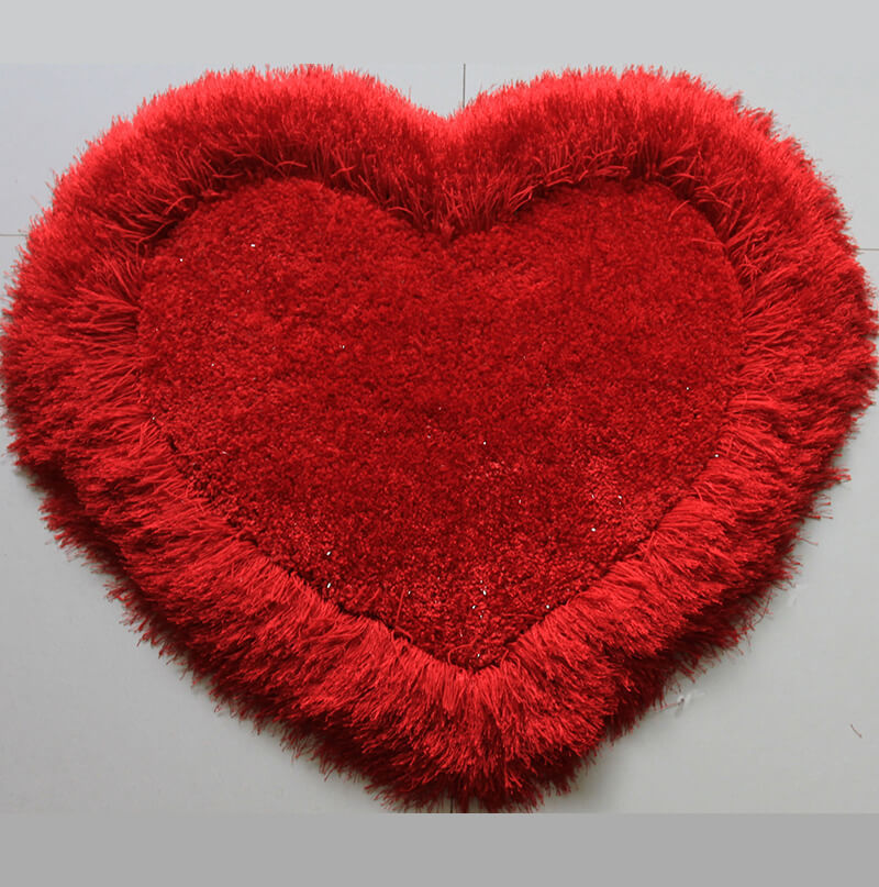 Heart Shape Hand Tufted 4 inch Thick Shag Area Rug (28-in x 32-in)