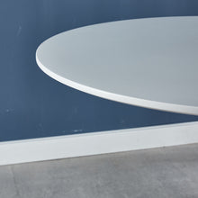 Cargar imagen en el visor de la galería, 42.1&quot; White Mid Century Tulip Dining Table with Round Mdf Table Top (seats 4-6 people)
