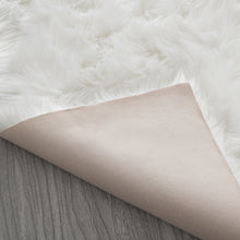 Carica l&#39;immagine nel visualizzatore di Gallery, White Ultra Soft Fluffy Faux Fur Sheepskin Area Rug
